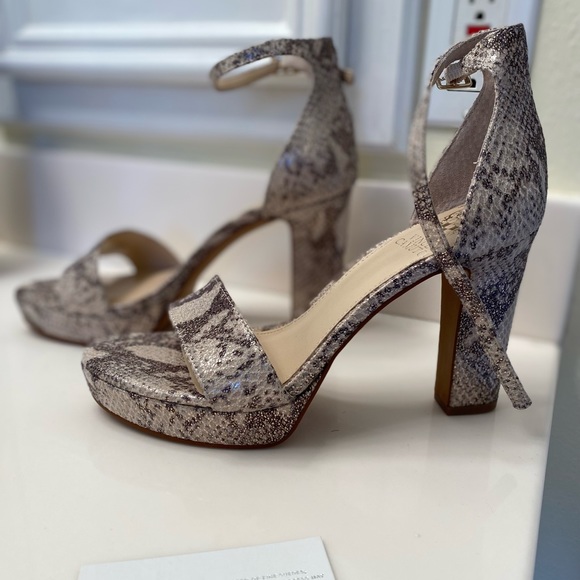 Vince Camuto Snake print Sathina Heels - Picture 3 of 9